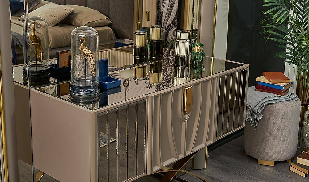 Hilton Dresser