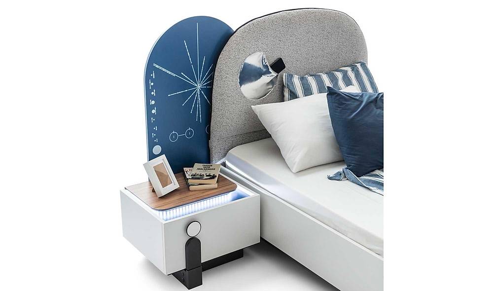 Nept�n Bedstead and Headboard