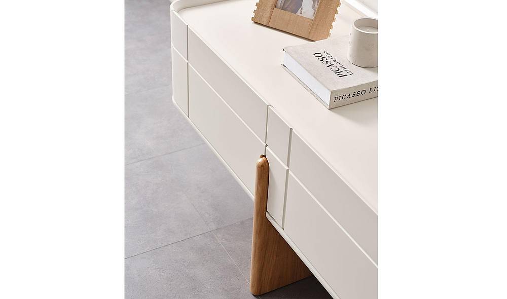 Wolke Tv Stand
