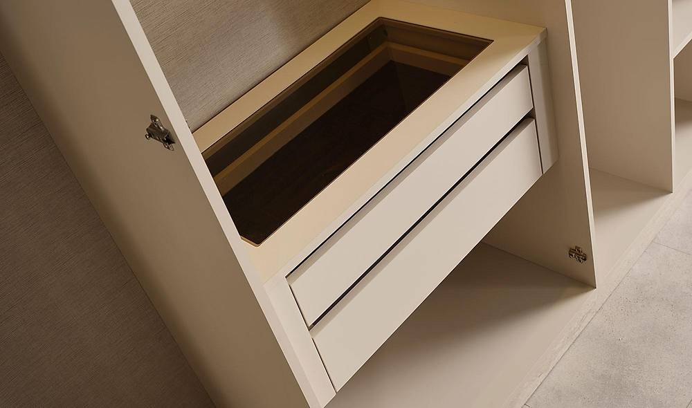 Oliver 6 Door Wardrobe - Glass Lid