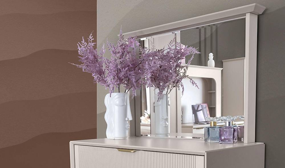 Lupin Dresser