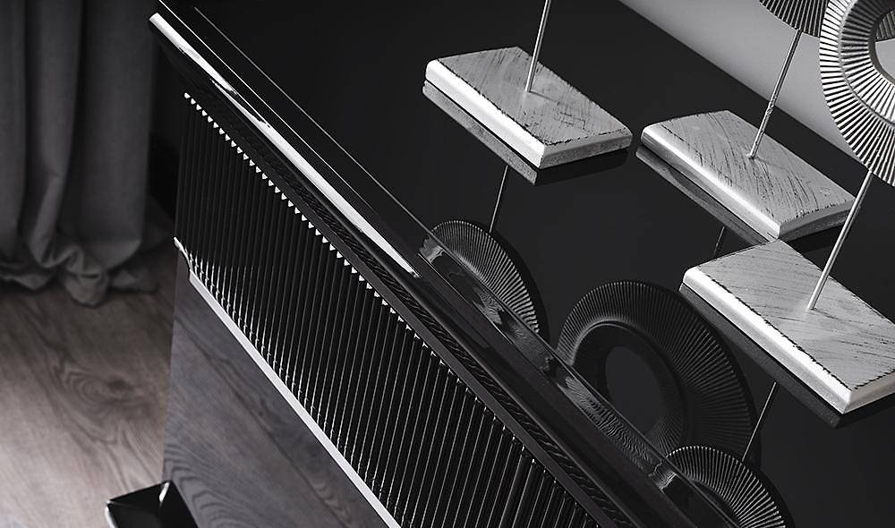Clara Black Silver Dining Room
