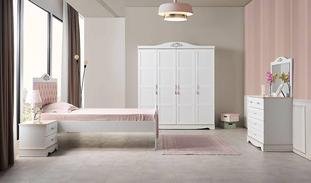 Pink Teen Room - 4 Door