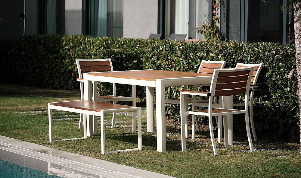 Everest Garden Table Set
