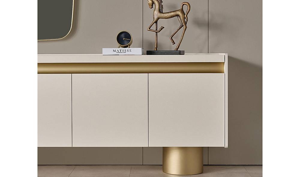 Hennes Dining Room