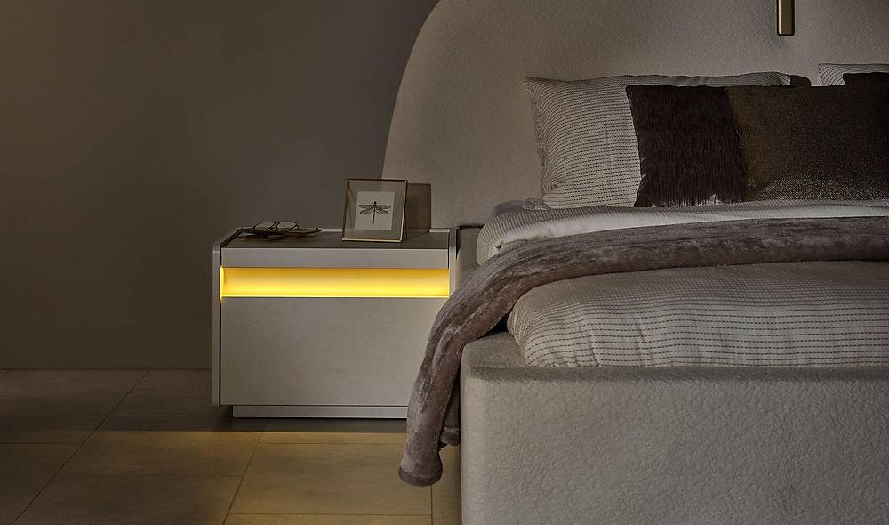 Hennes Bedstead and Headboard