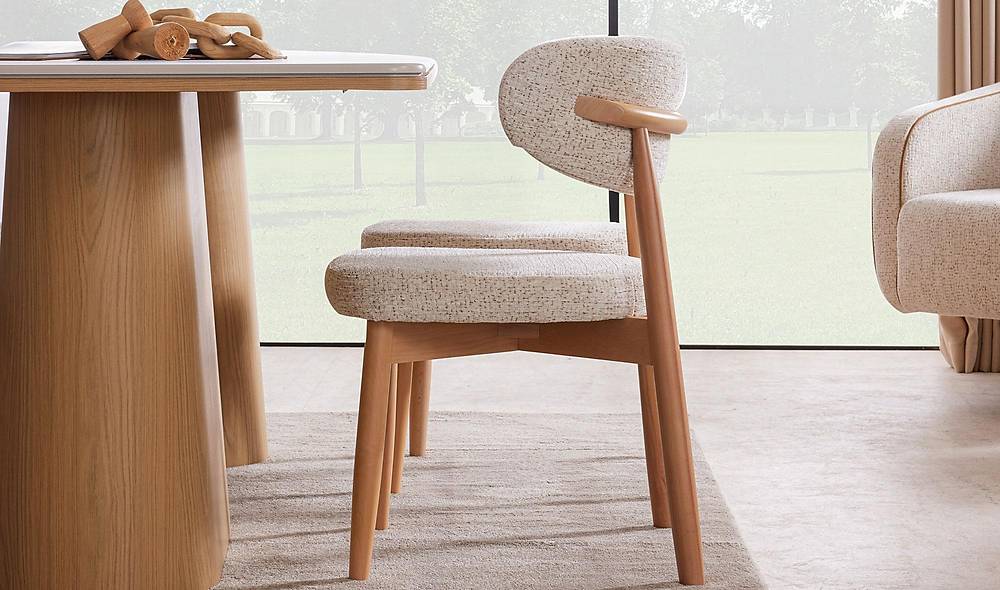 Evidence Dining Table Set