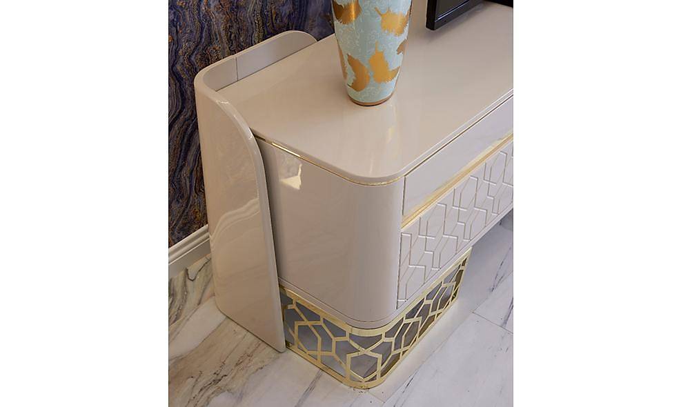 Bahama Tv Stand