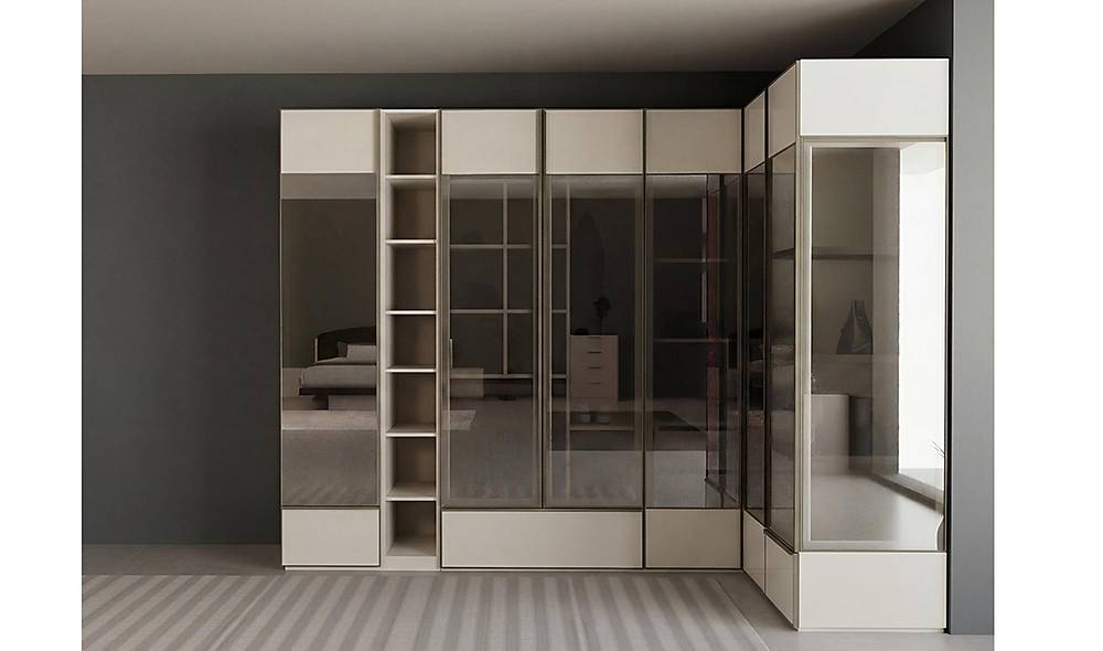 Sunny Base Bedroom - Corner Wardrobe