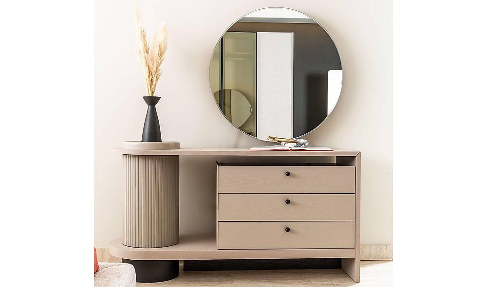 Plus Dresser