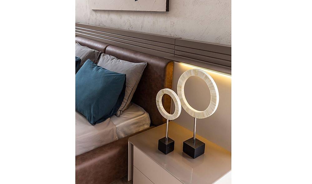 Quantum Bedstead and Headboard