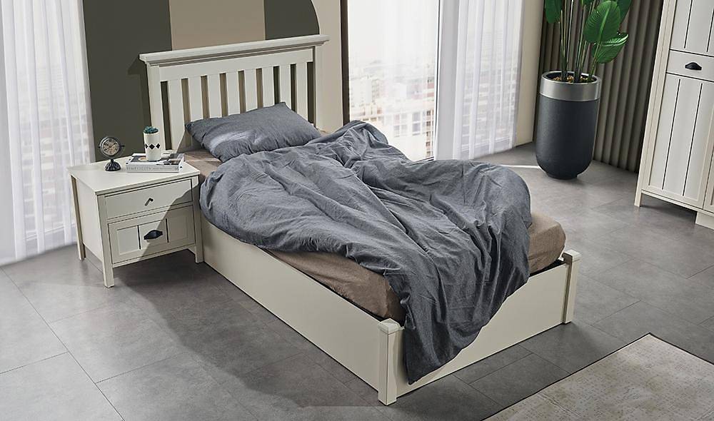 Retro 4 Door Teen Room