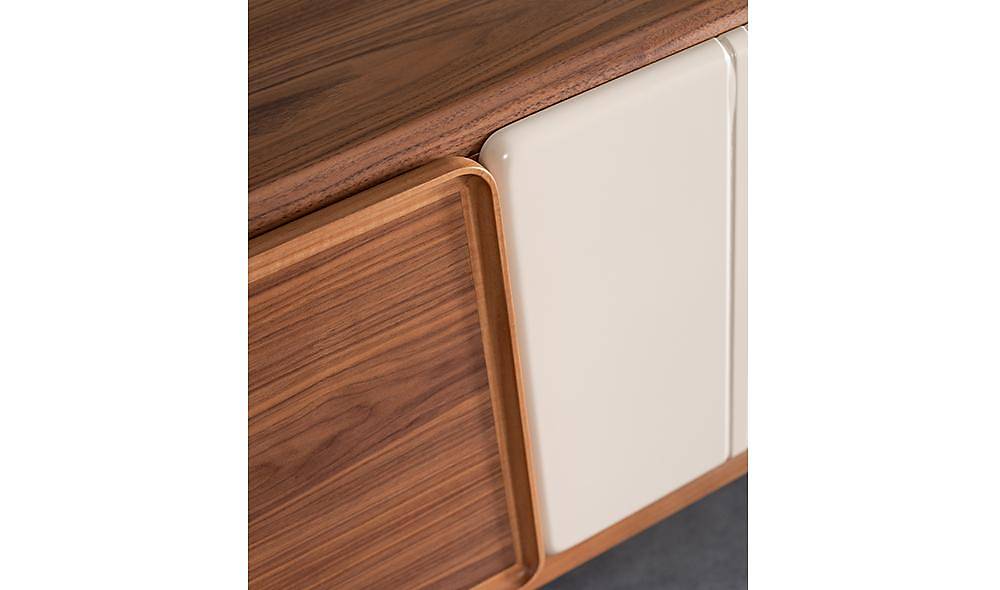 Behin Console