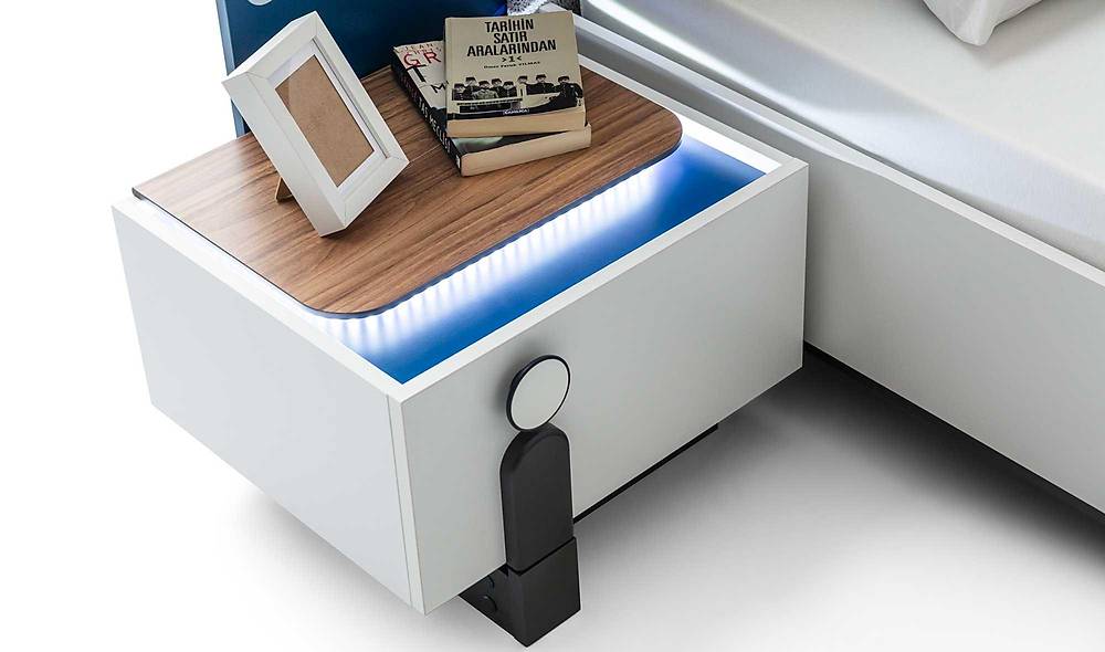 Nept�n Bedstead and Headboard