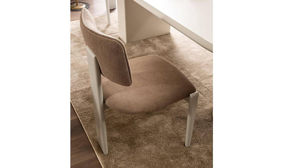 Arty Dining Table Set