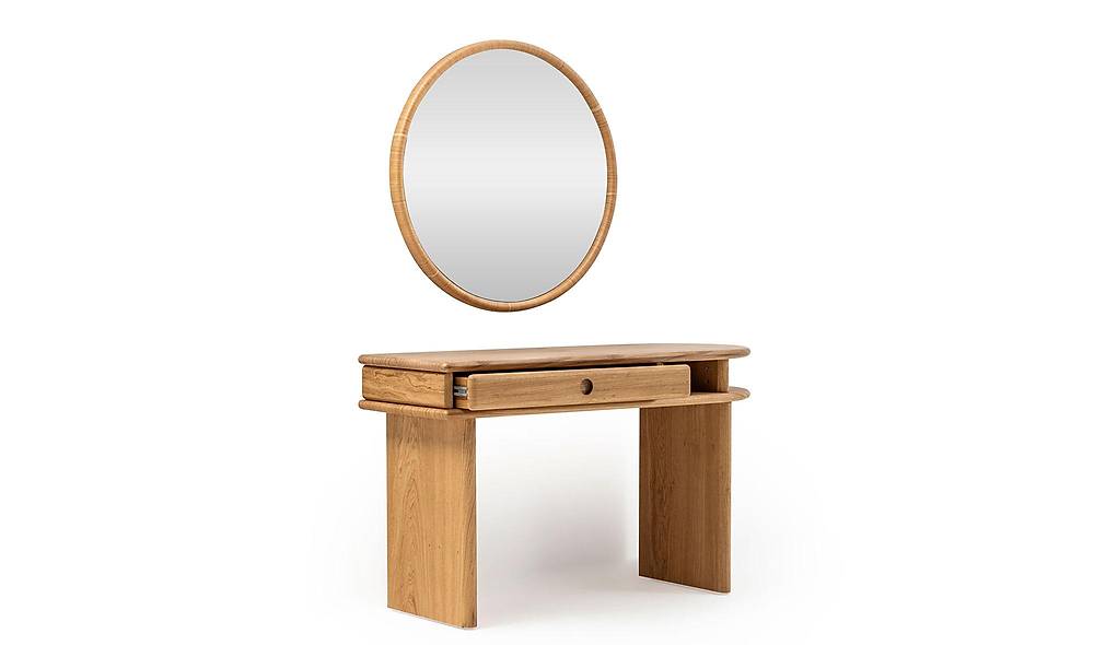 Handy Make-Up Table