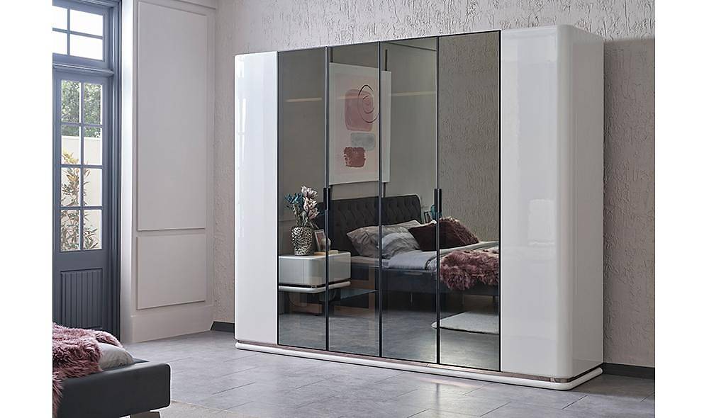 Verde Bedroom