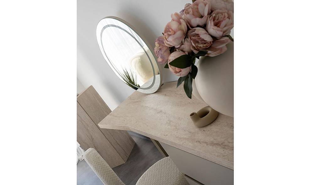 Levante Base Bedroom