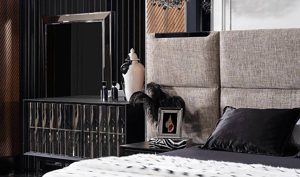 Ottova Bedstead and Headboard