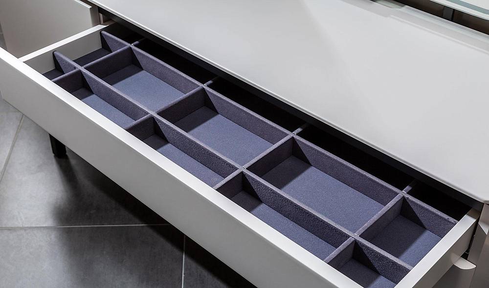 Collect Dresser