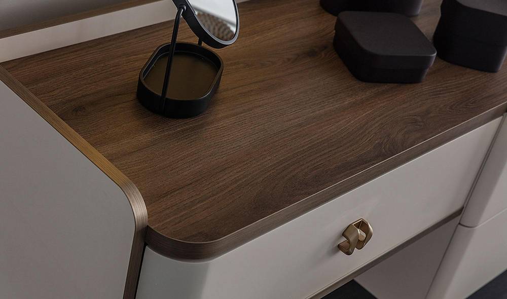 Tevalli Base Bedroom