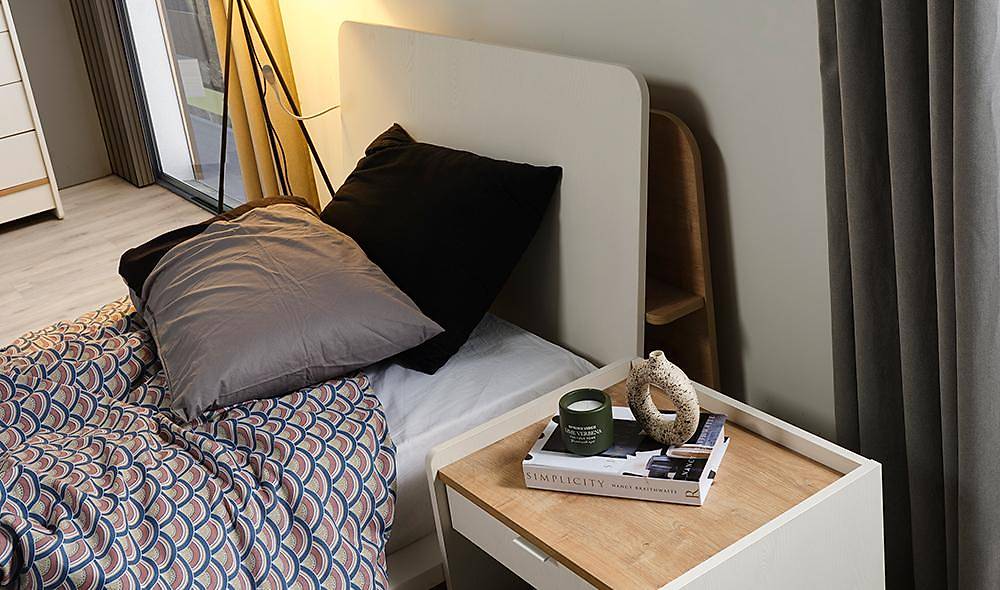 Moderno Teen Room - 3 Door Mirrored
