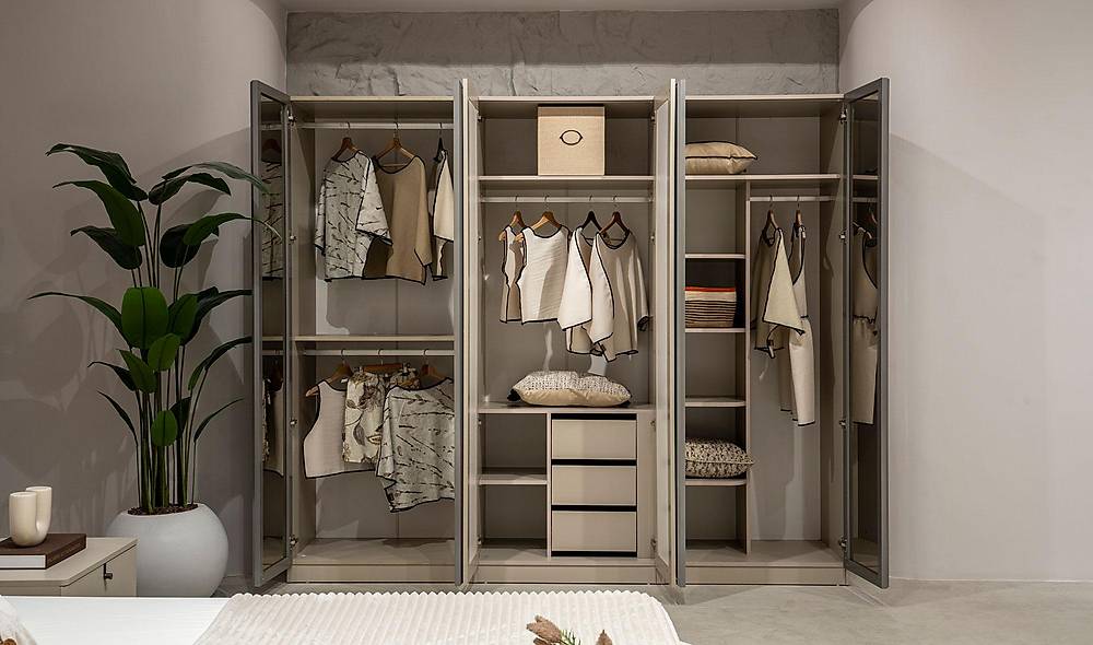 Latte Base Bedroom - 6 Door