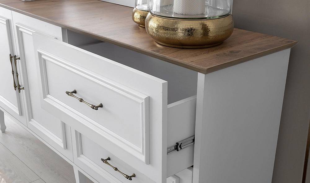 Trina Console