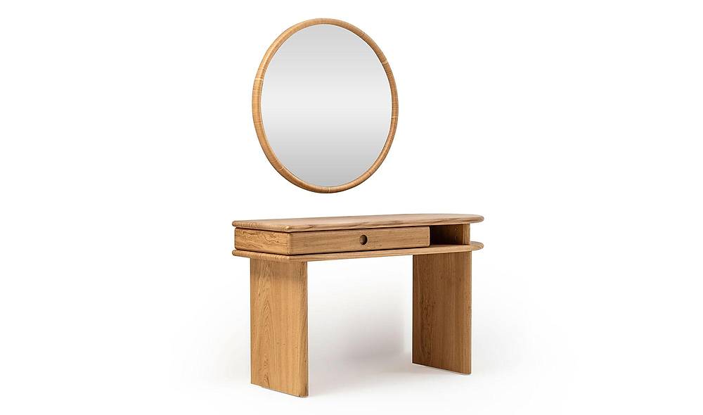 Handy Make-Up Table