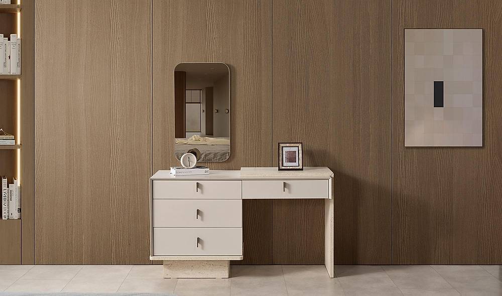 Stella Dresser