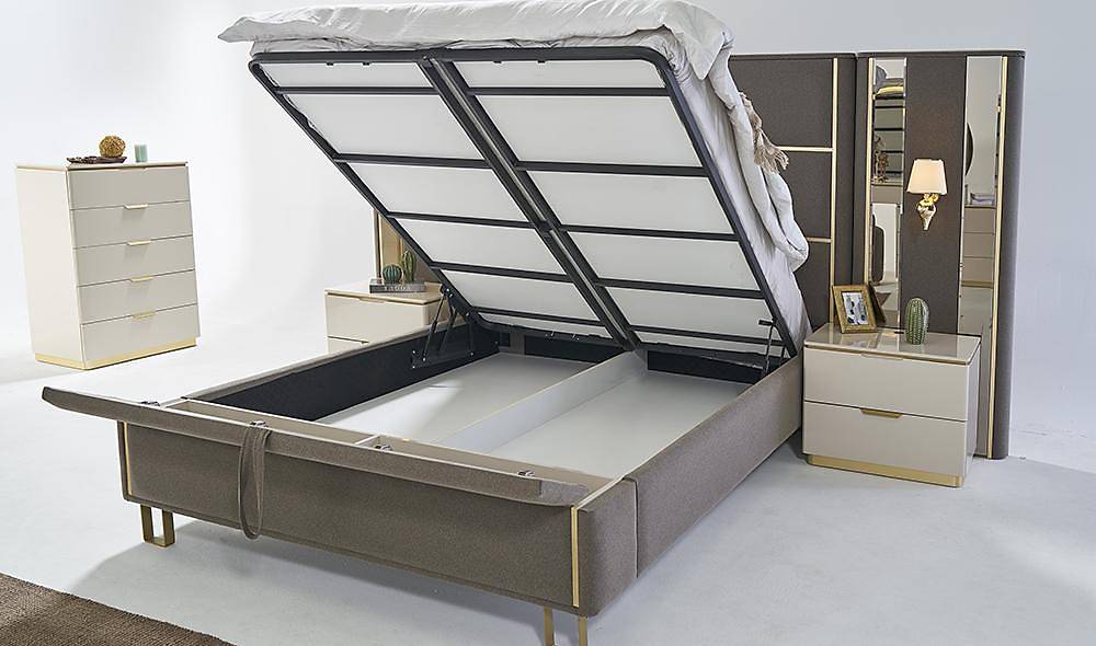 Kbrs Corner Bedroom