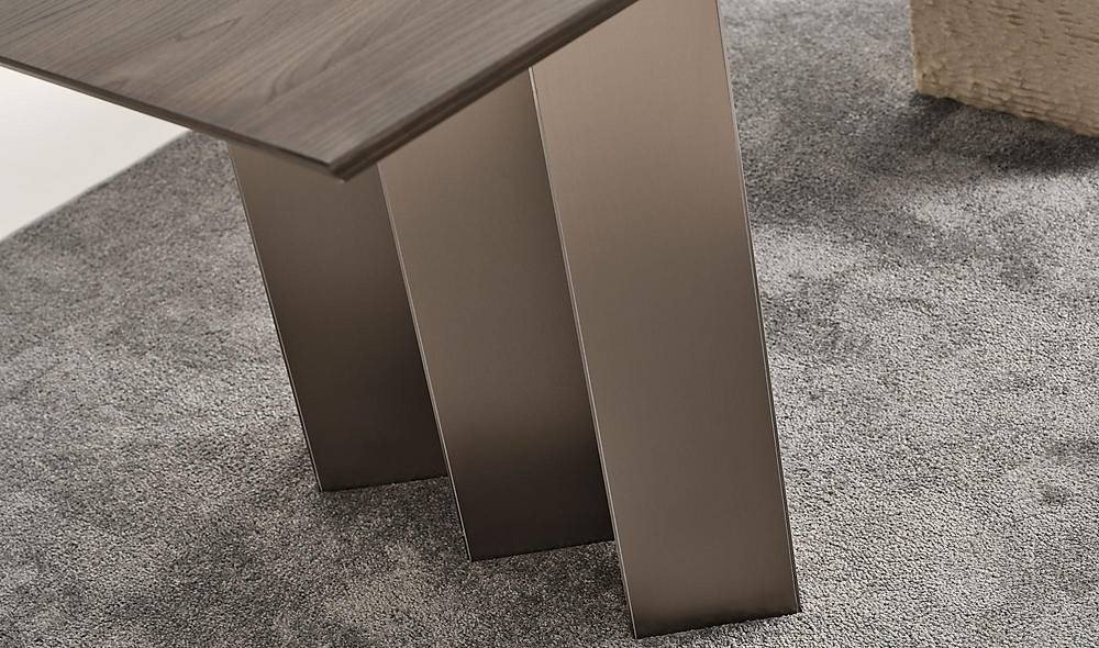 Liny Dining Table Set