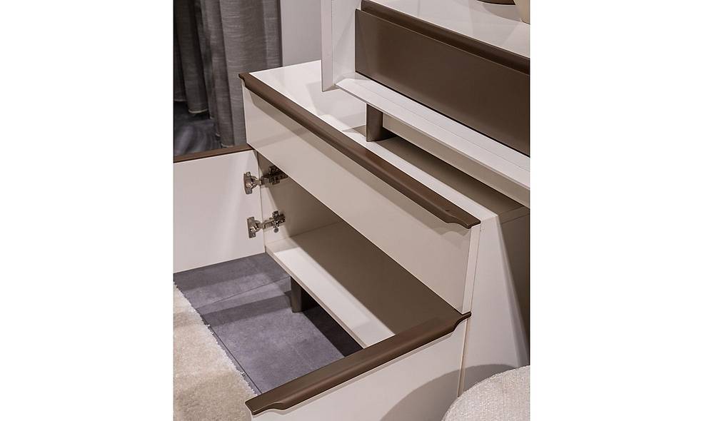 Minax Base Bedroom - 6 Door