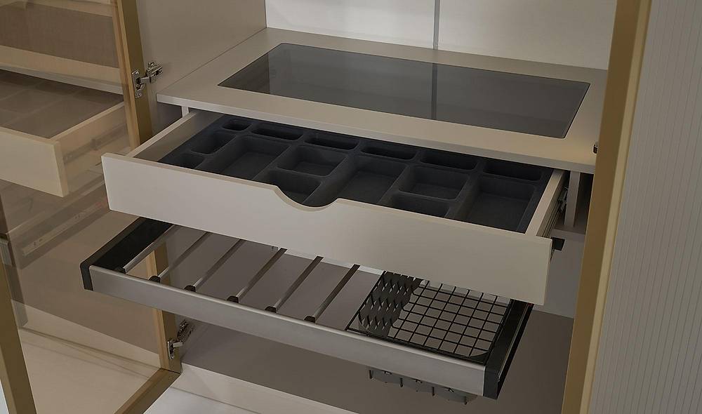 Artut Wardrobe - 4 Door
