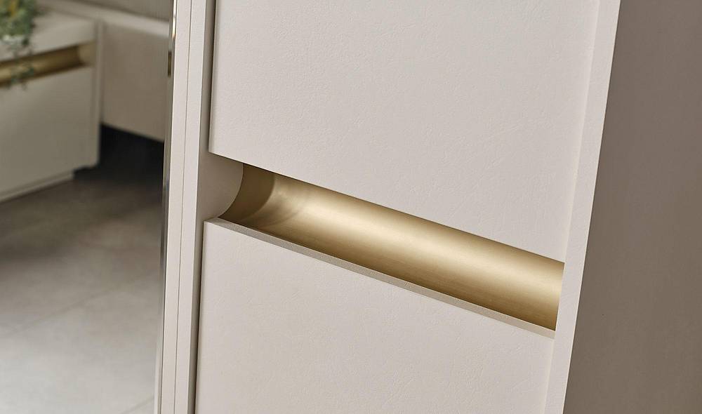 Hennes 6 Door Wardrobe - Mirrored