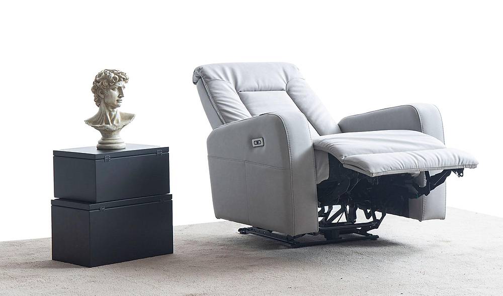 Mihenk Recliner