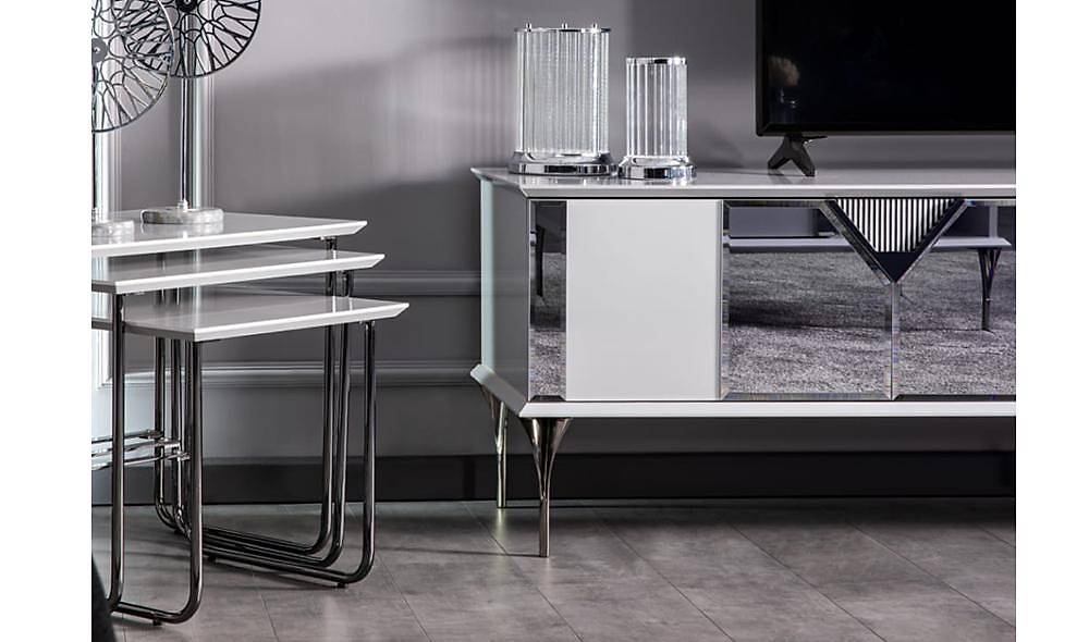 Leonis Dining Room