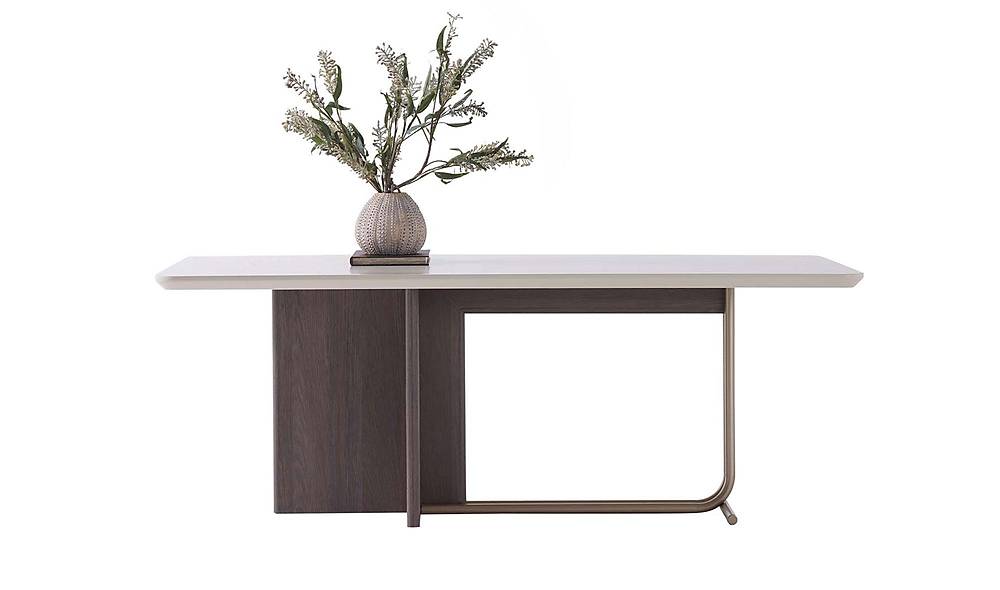 Nigozi Dining Room