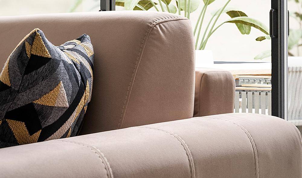 Fameno Sofa