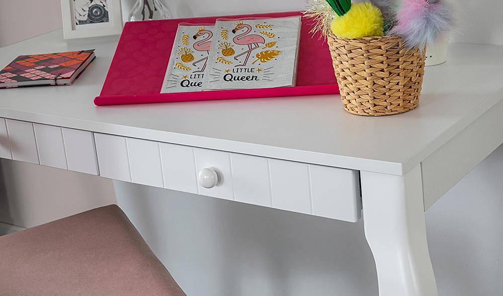 Veronica Country Teen Room