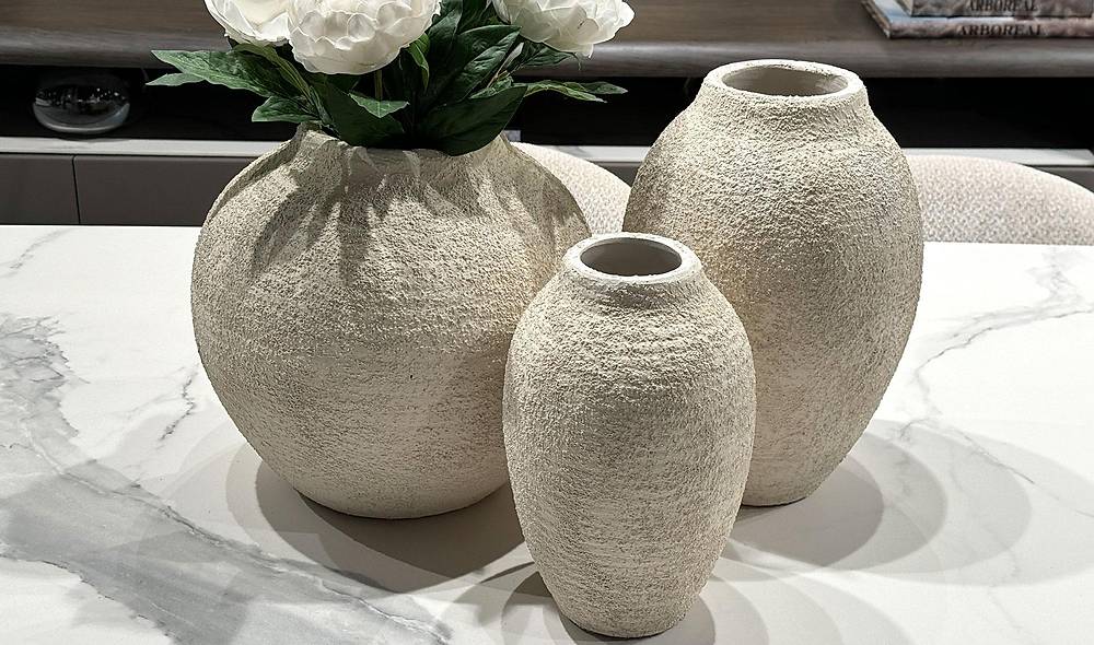 Ceramic Vase with Flowers - 31911