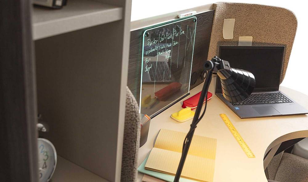 Arcturus Study Desk