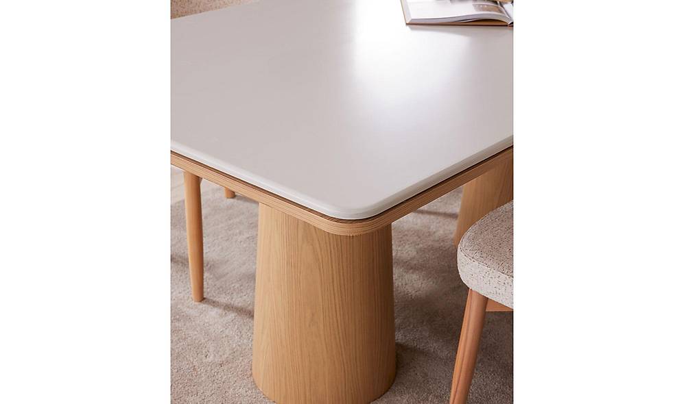 Evidence Dining Table Set