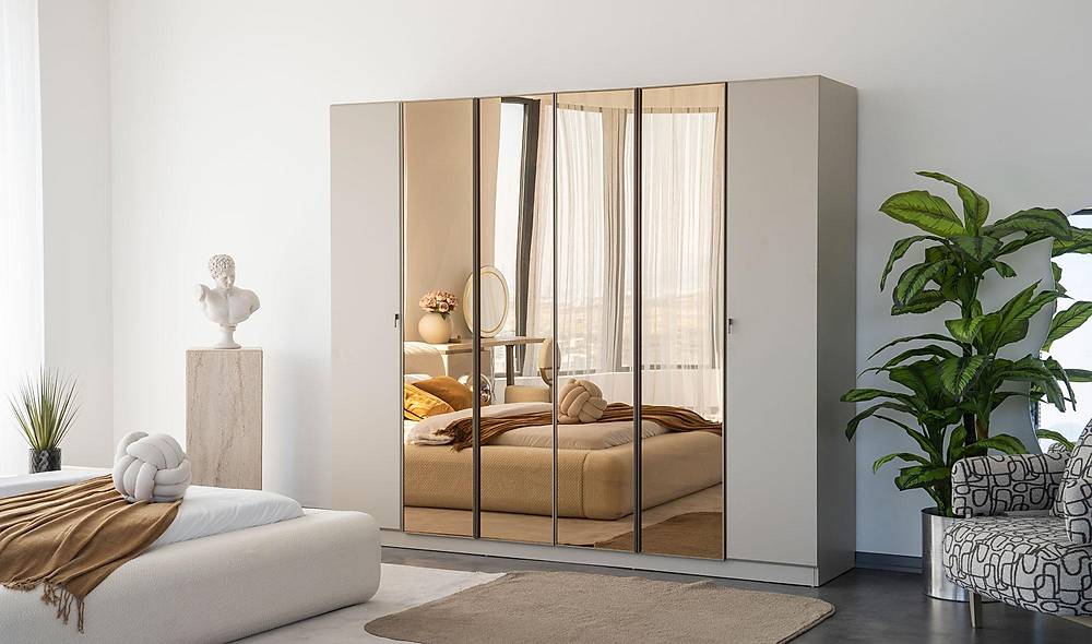 Levante Base Bedroom