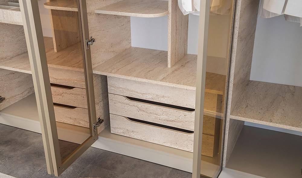 Levante Base Bedroom