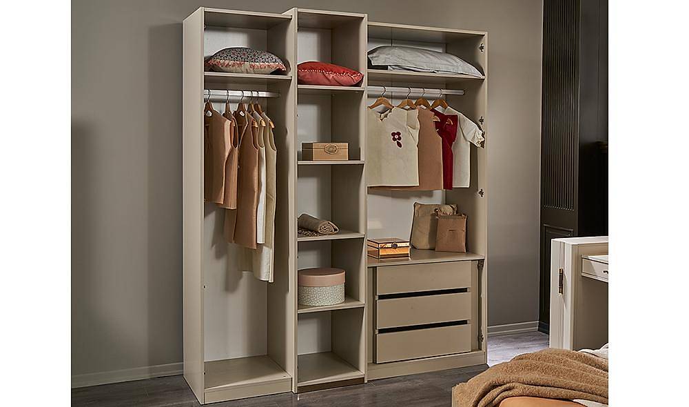 Solena 4 Wardrobe With Lid