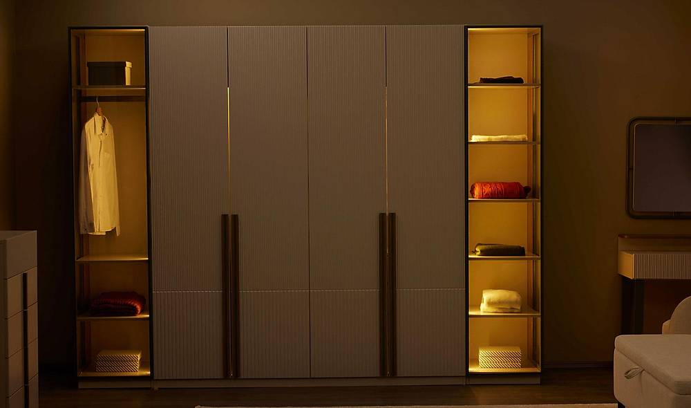 Fox Bedroom with Base - Corner Wardrobe