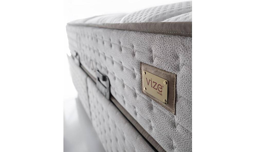Pisa Base + Headboard + Bed