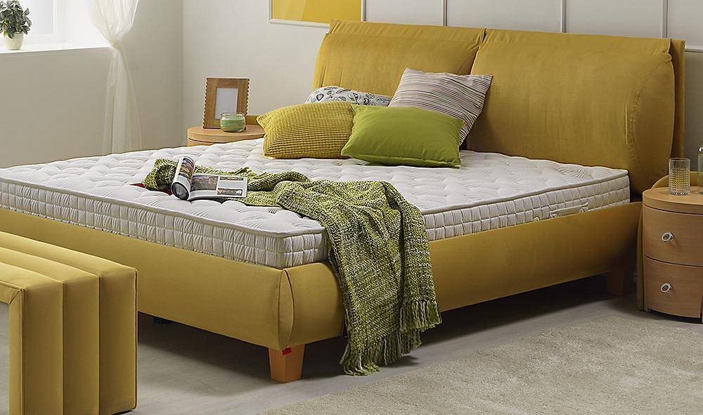 Yatsan Scarlet Framed Base + Headboard