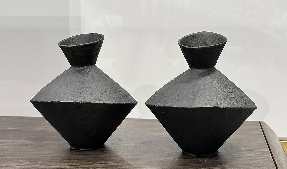 Black Metal Vase - 2 Pieces